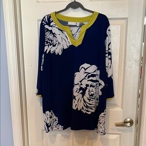 Susan Graver 2X Floral Patterned Tunic Top